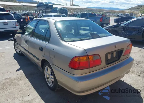 2000 Honda Civic Dx z USA, uszkodzony, nr VIN 1HGEJ6624YL048773